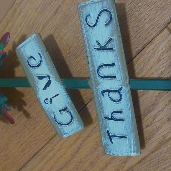 Adorable Give Thanks Wall Decor - Picture 3 of 3